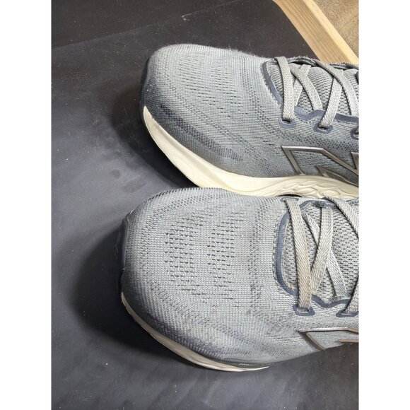 New Balance Fresh Foam 680v8 Mens 8.5 / Womens 10 Extra Wide 4E Gray main image 5